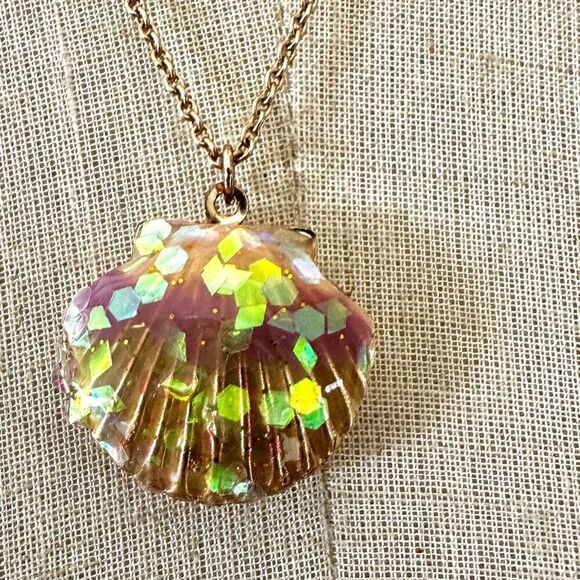 Seashell Locket Gold Tone 3 Tier Necklace - Picture 4 of 9